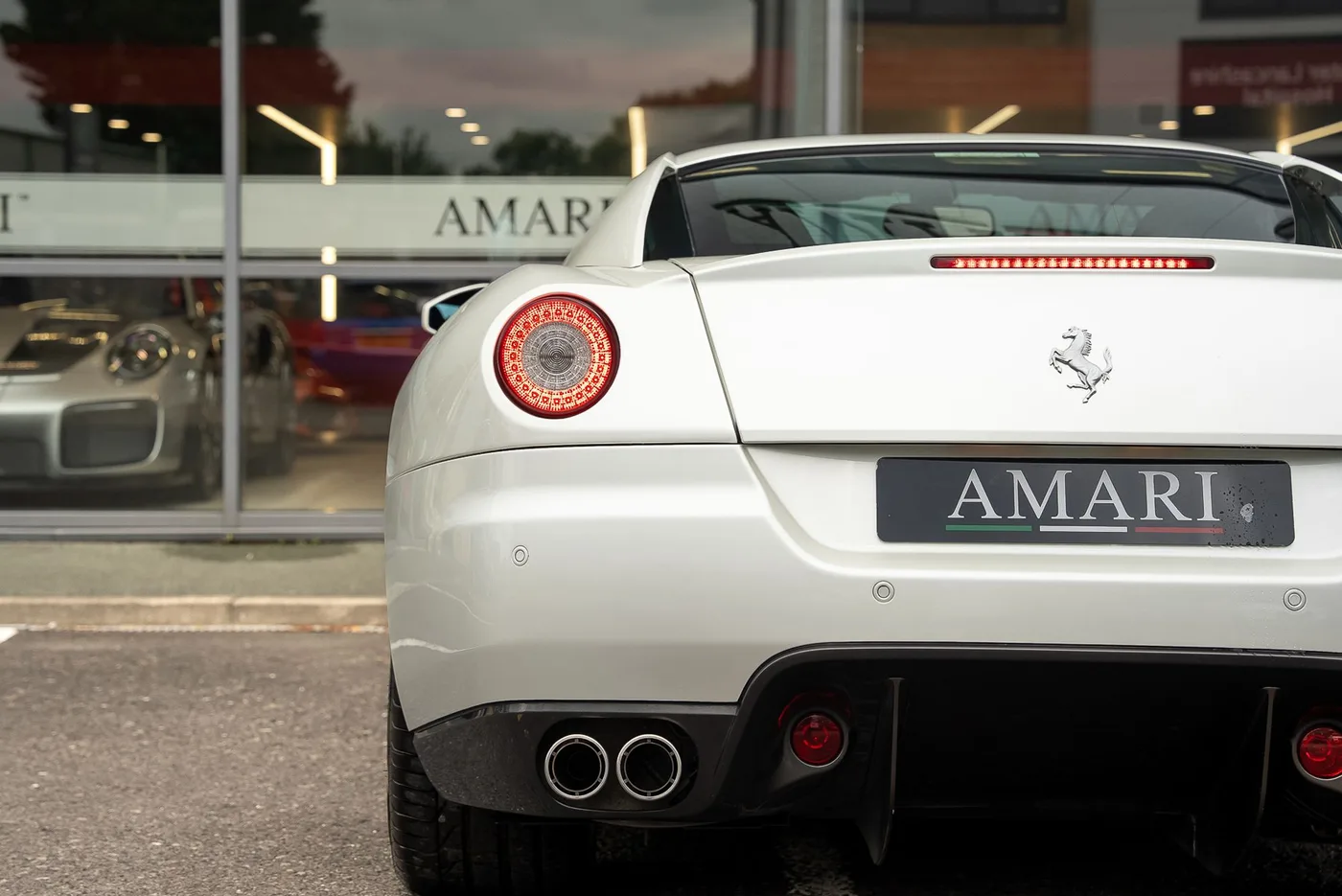 2008 Ferrari 599 GTB Fiorano offered by a supercar dealer in Preston, United Kingdom, photo 9 of 25