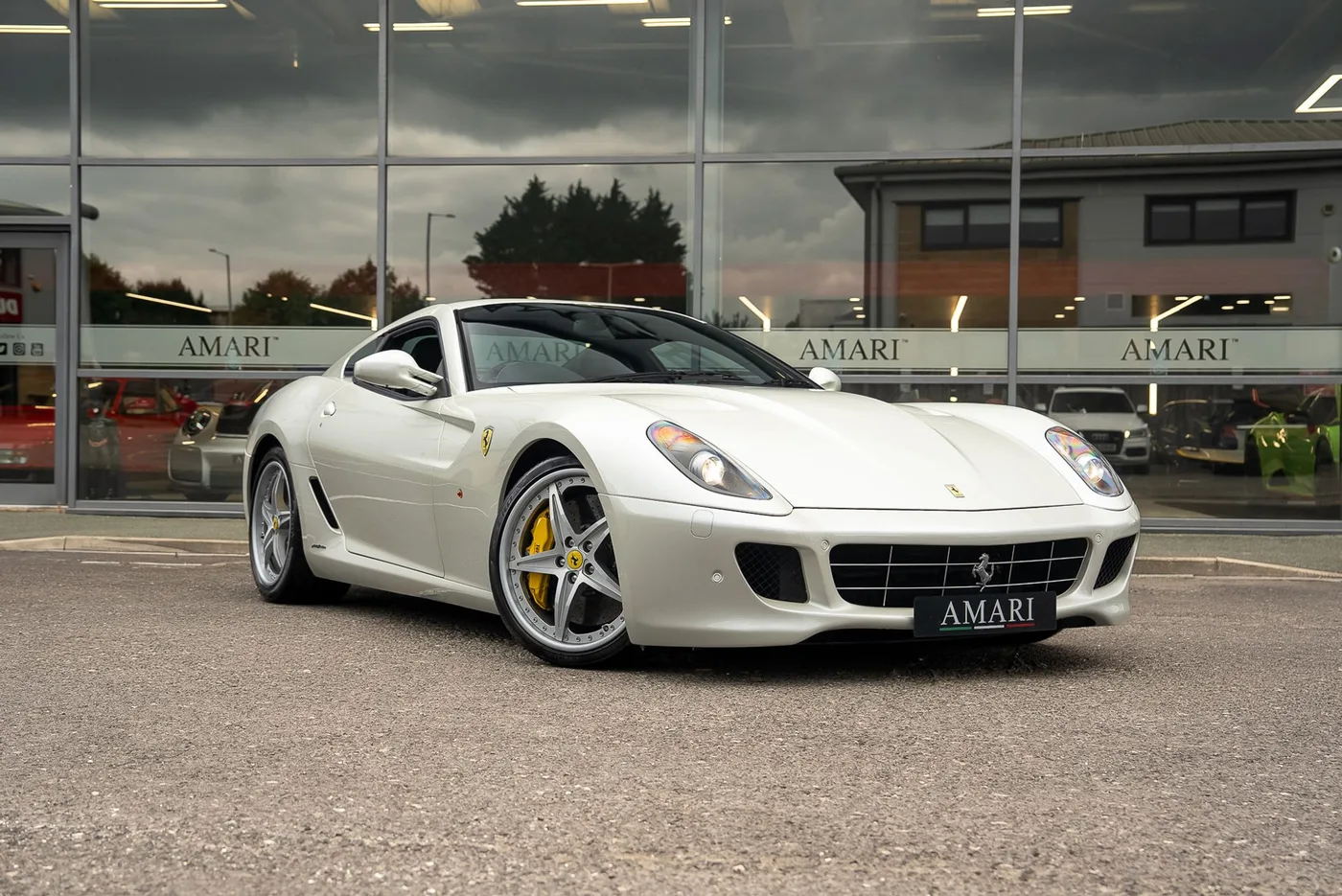 2008 Ferrari 599 GTB Fiorano offered by a supercar dealer in Preston, United Kingdom, photo 10 of 25