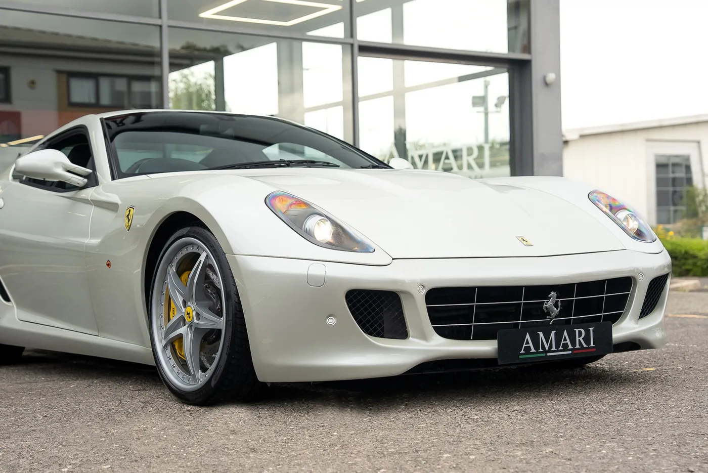 2008 Ferrari 599 GTB Fiorano offered by a supercar dealer in Preston, United Kingdom, photo 13 of 25
