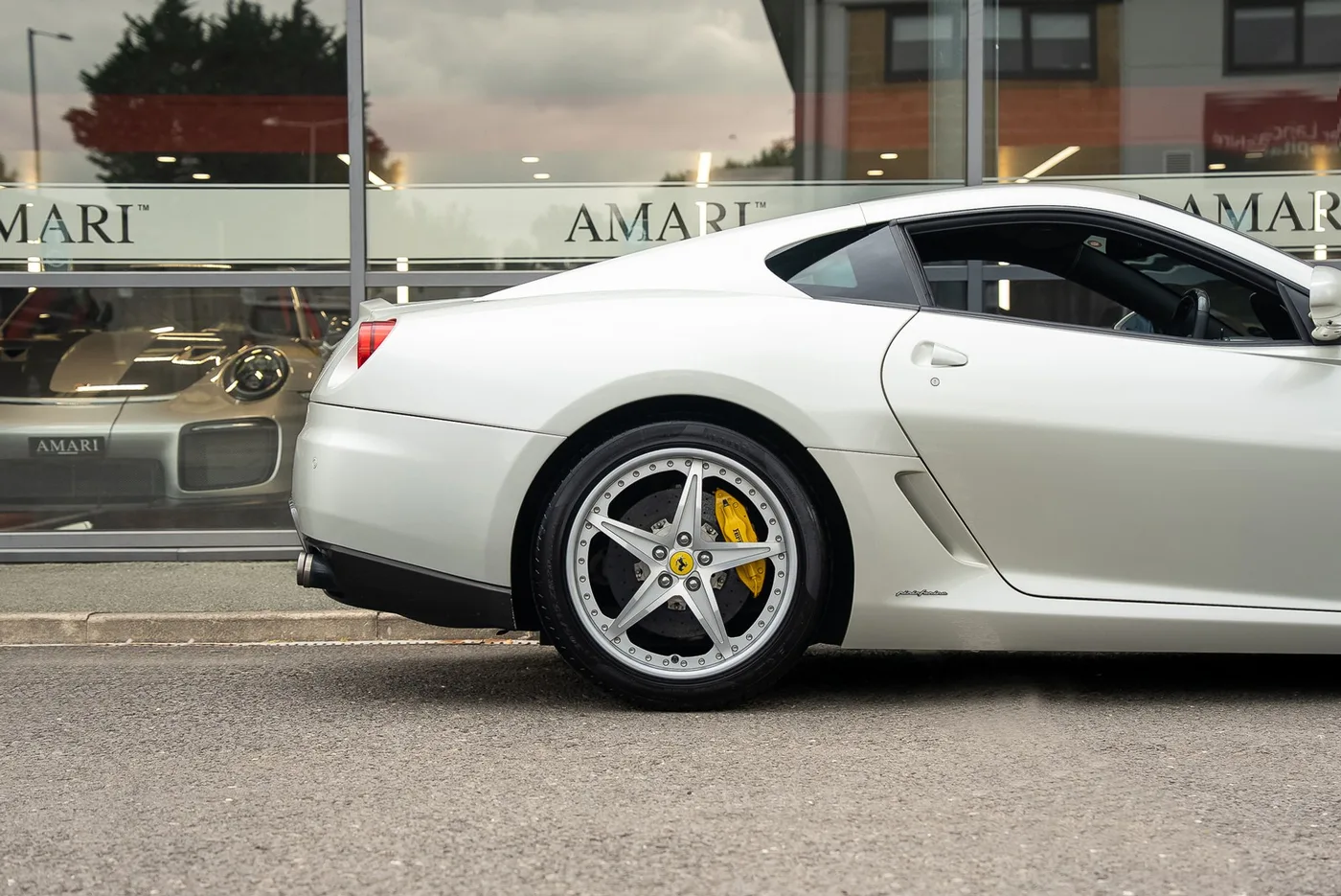 2008 Ferrari 599 GTB Fiorano offered by a supercar dealer in Preston, United Kingdom, photo 14 of 25