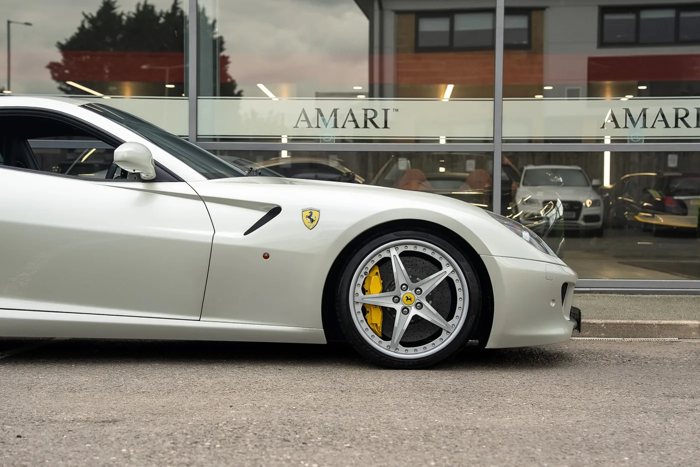 2008 Ferrari 599 GTB Fiorano offered by a supercar dealer in Preston, United Kingdom, photo 15 of 25