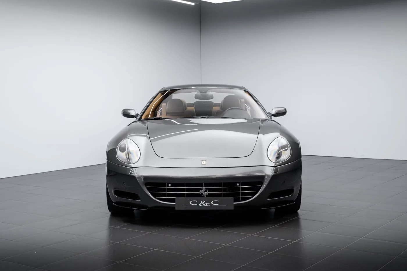 2008 Ferrari 612 Scaglietti F1 offered by a specialist dealer in Putzbrunn, Germany, photo 2 of 17