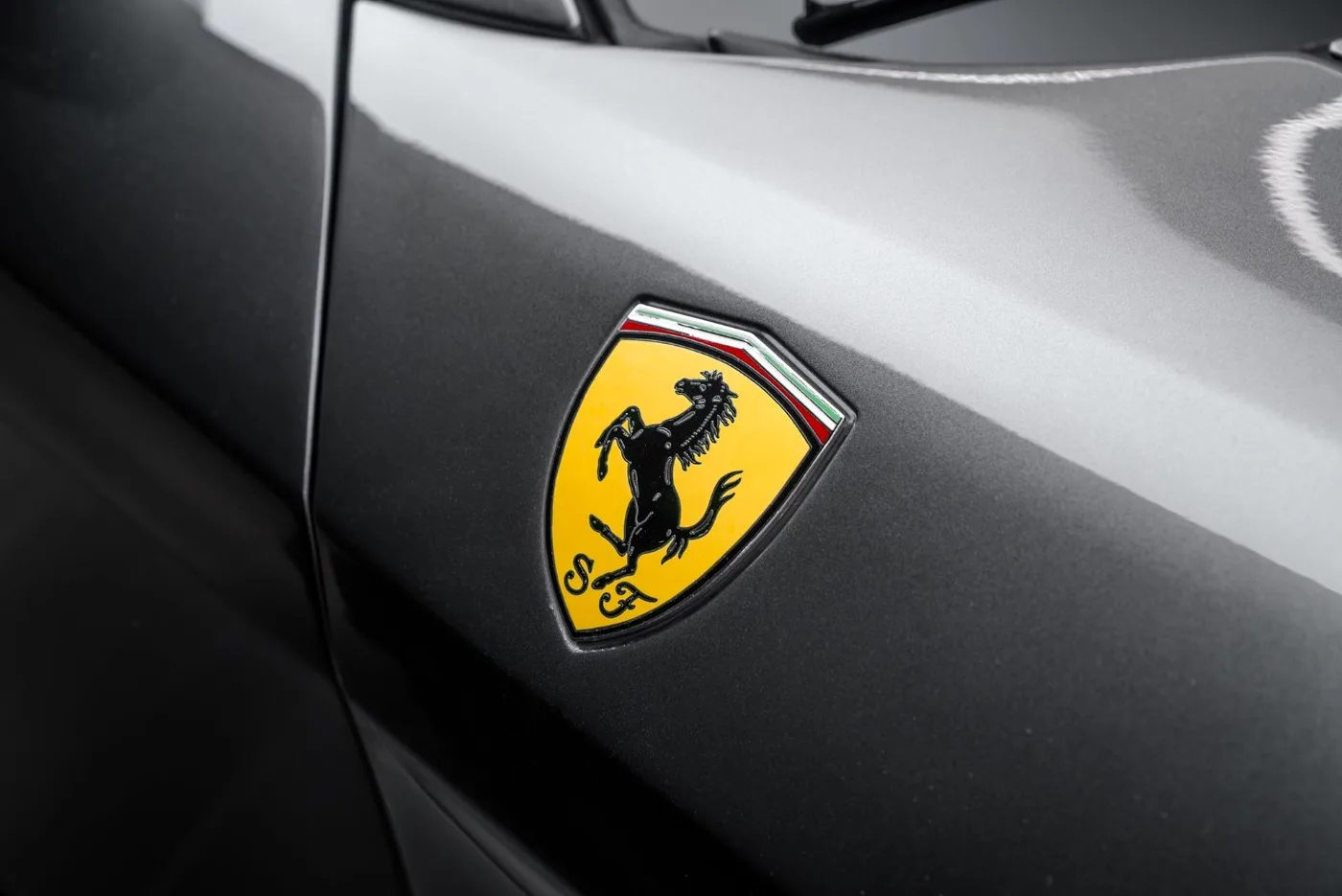 2008 Ferrari 612 Scaglietti F1 offered by a specialist dealer in Putzbrunn, Germany, photo 6 of 17
