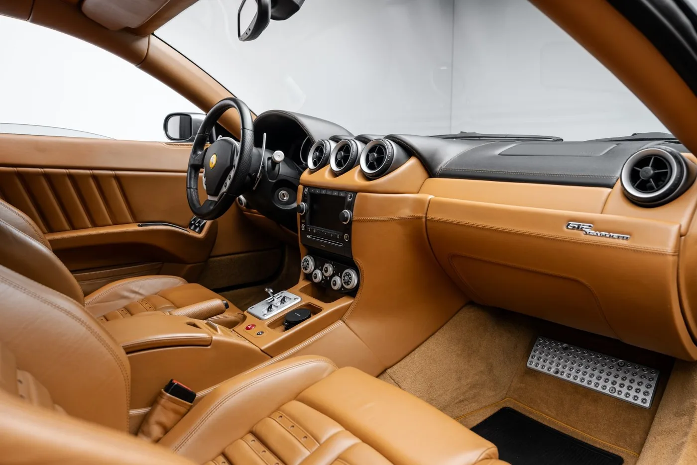 2008 Ferrari 612 Scaglietti F1 offered by a specialist dealer in Putzbrunn, Germany, photo 10 of 17