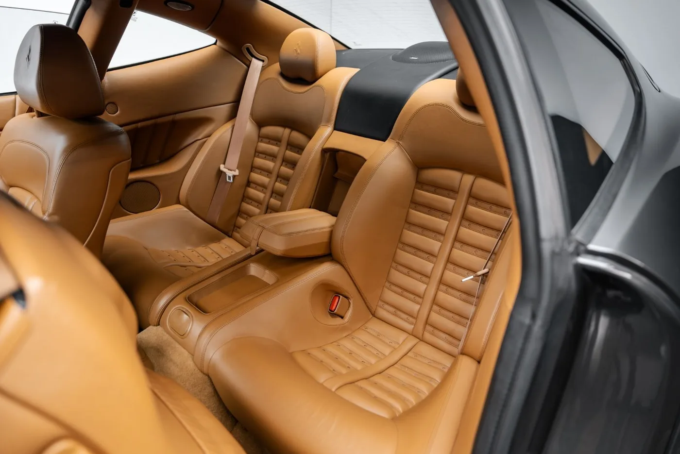 2008 Ferrari 612 Scaglietti F1 offered by a specialist dealer in Putzbrunn, Germany, photo 12 of 17