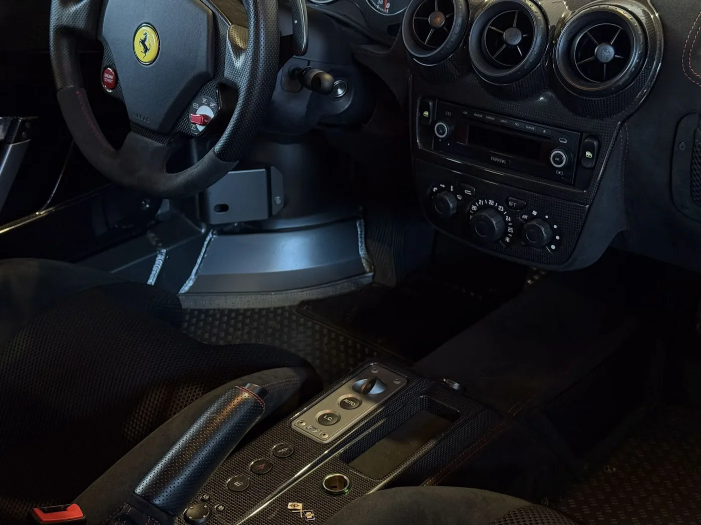 2008 Ferrari 430 Scuderia angeboten von einem Fachhändler in Lucca, Italien, Foto 23 von 25