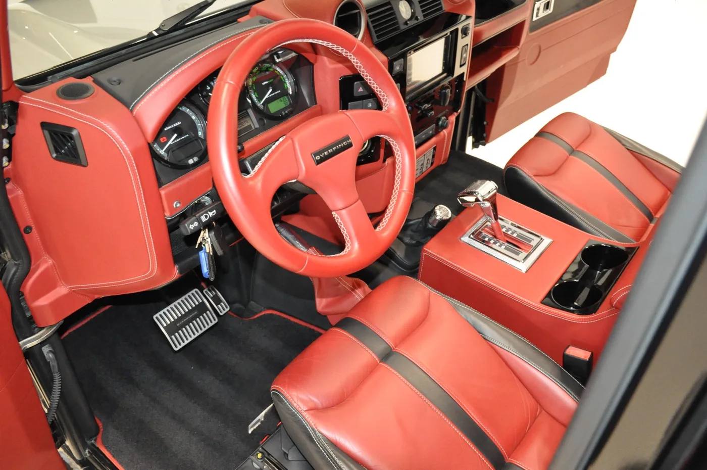 2008 Land Rover Defender 90 SVX angeboten von einem Oldtimerhändler in Alkmaar, Niederlande, Foto 2 von 15