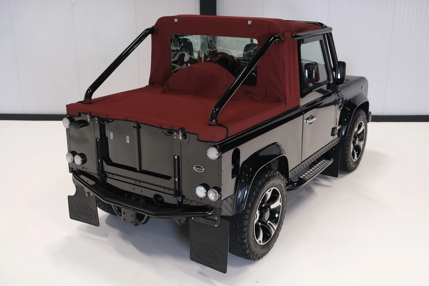 2008 Land Rover Defender 90 SVX angeboten von einem Oldtimerhändler in Alkmaar, Niederlande, Foto 3 von 15