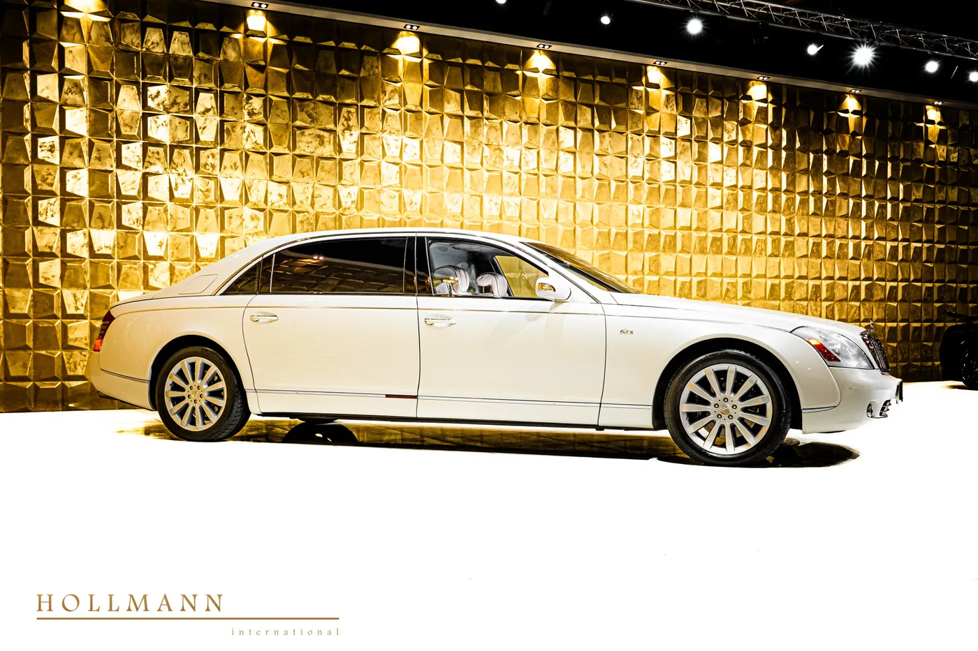 2008 Maybach 62 S offered by a specialist dealer in Stuhr, Germany, photo 2 of 8