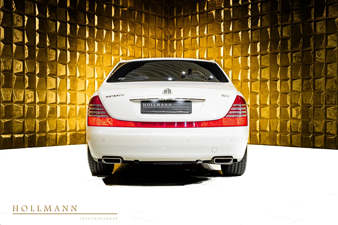 2008 Maybach 62 S offered by a specialist dealer in Stuhr, Germany, photo 4 of 8