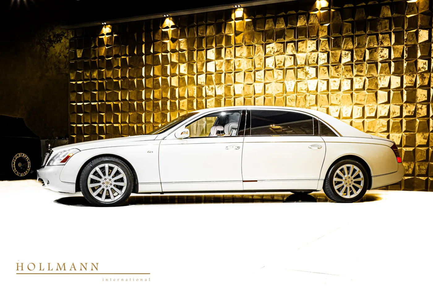 2008 Maybach 62 S offered by a specialist dealer in Stuhr, Germany, photo 6 of 8