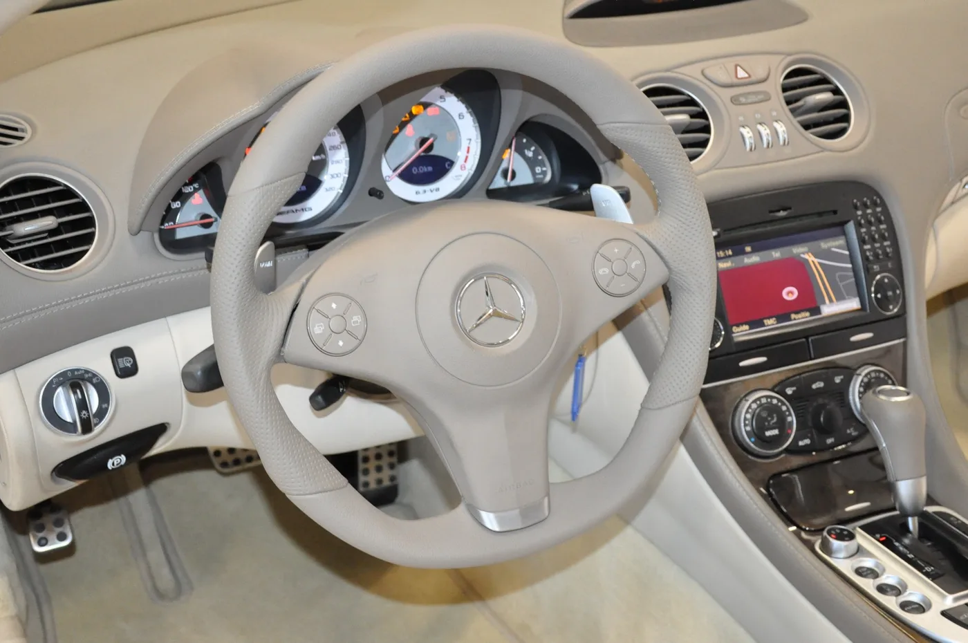 2008 Mercedes-AMG SL 63 offered by a collector car dealer in Alkmaar, Netherlands, photo 8 of 15