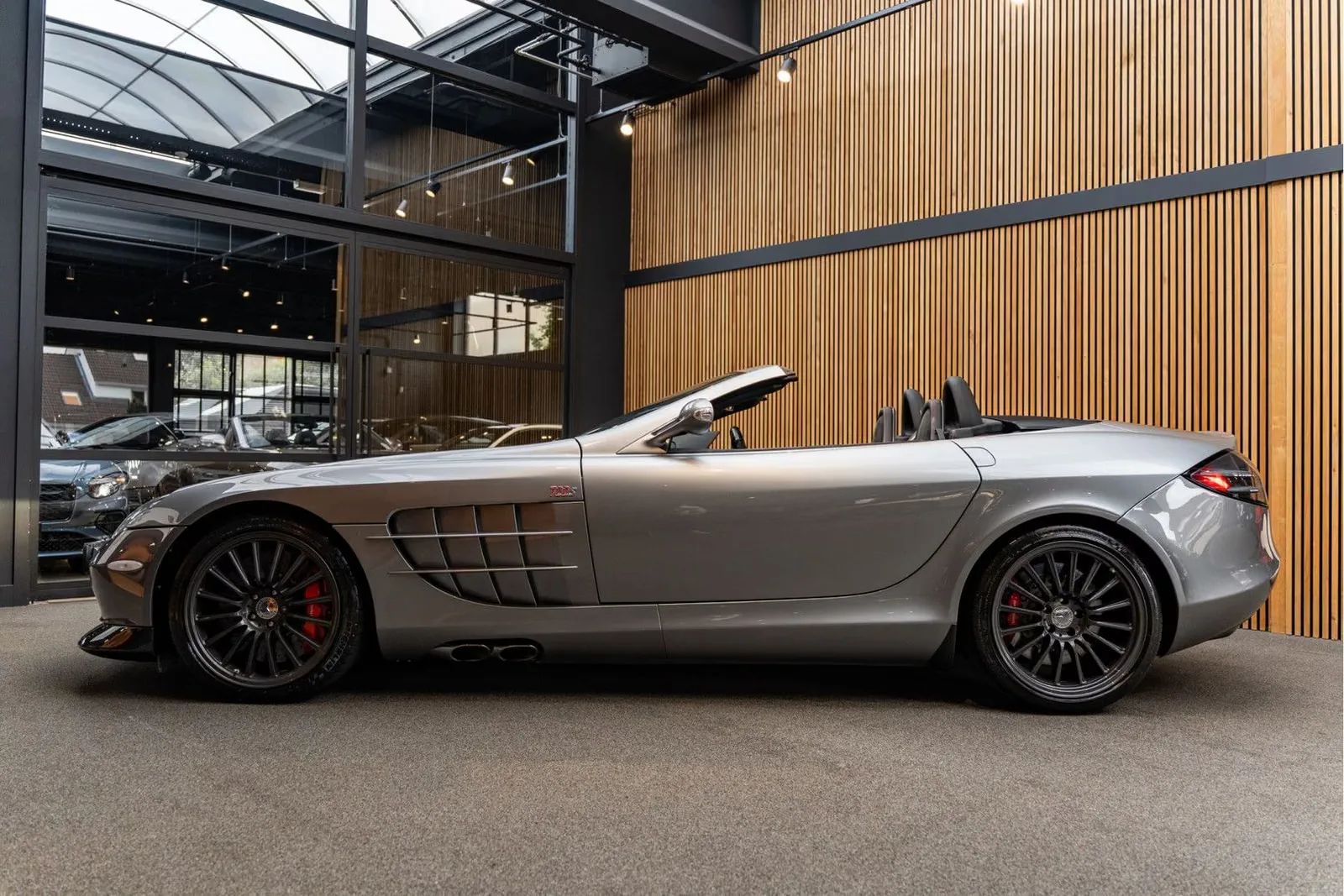 2008 Mercedes-Benz SLR McLaren 722 S Roadster, 3/30