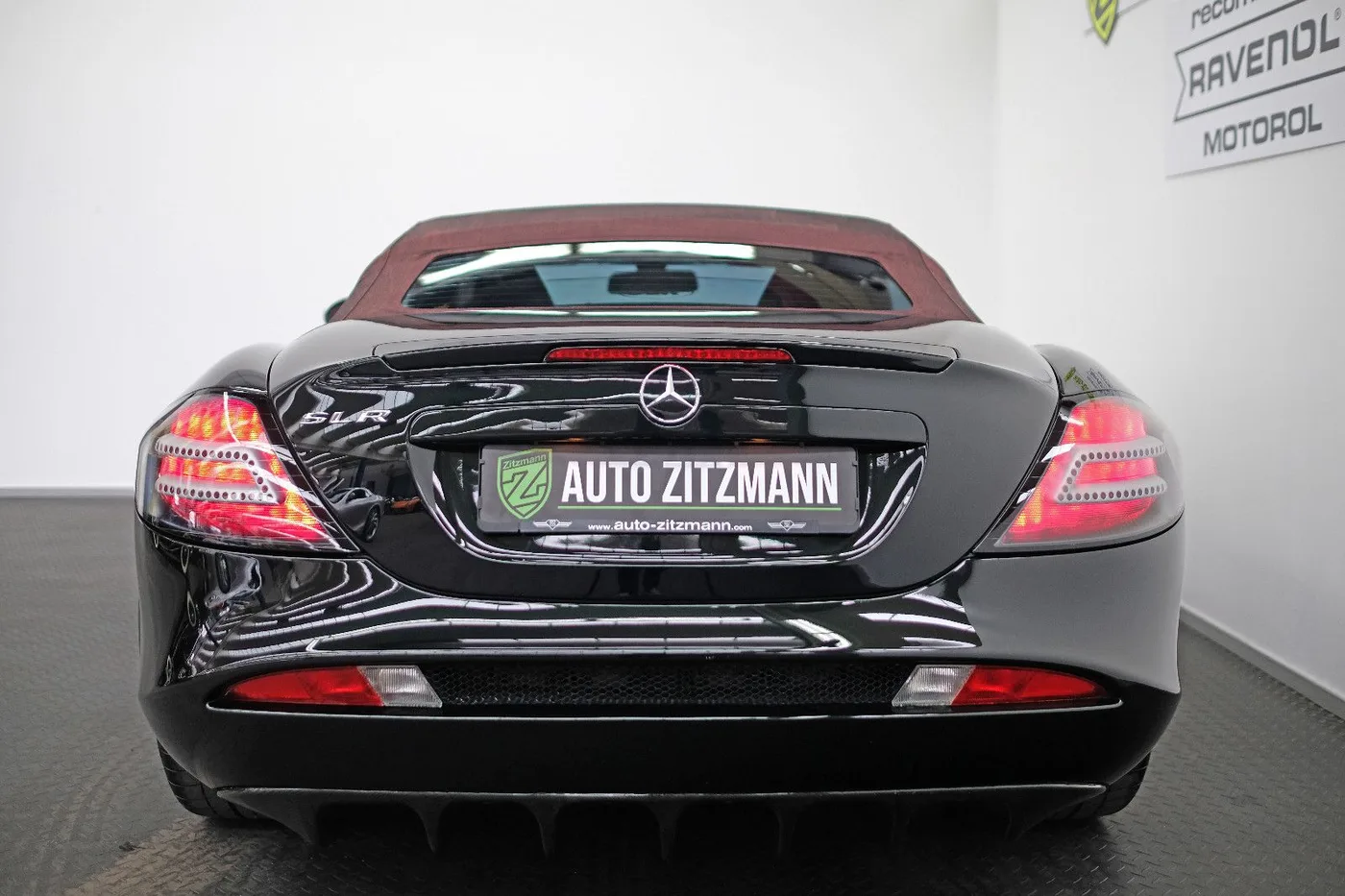 2008 Mercedes-Benz SLR McLaren Roadster offered by a specialist dealer in Nuremberg, Germany, photo 7 of 15