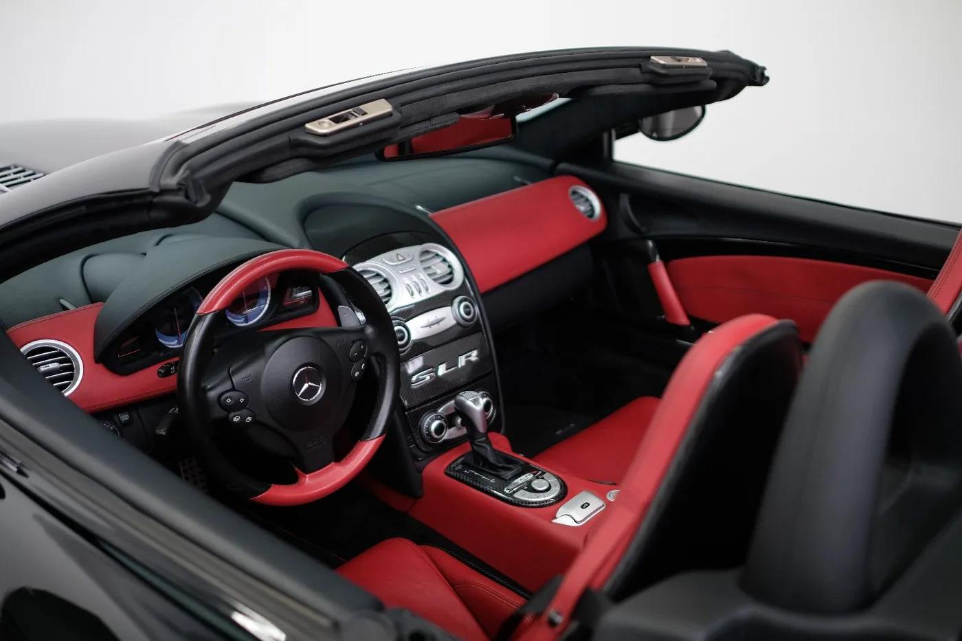 2008 Mercedes-Benz SLR McLaren Roadster offered by a specialist dealer in Nuremberg, Germany, photo 11 of 15