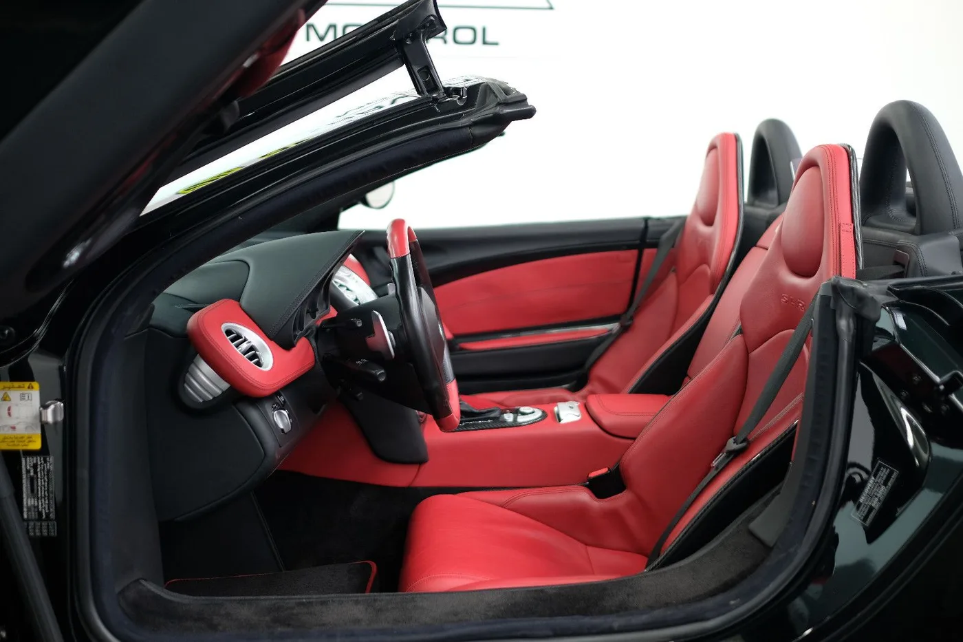 2008 Mercedes-Benz SLR McLaren Roadster offered by a specialist dealer in Nuremberg, Germany, photo 12 of 15