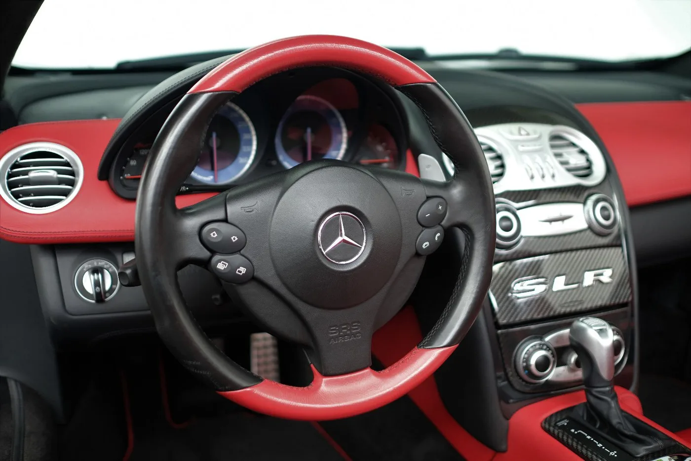 2008 Mercedes-Benz SLR McLaren Roadster offered by a specialist dealer in Nuremberg, Germany, photo 14 of 15