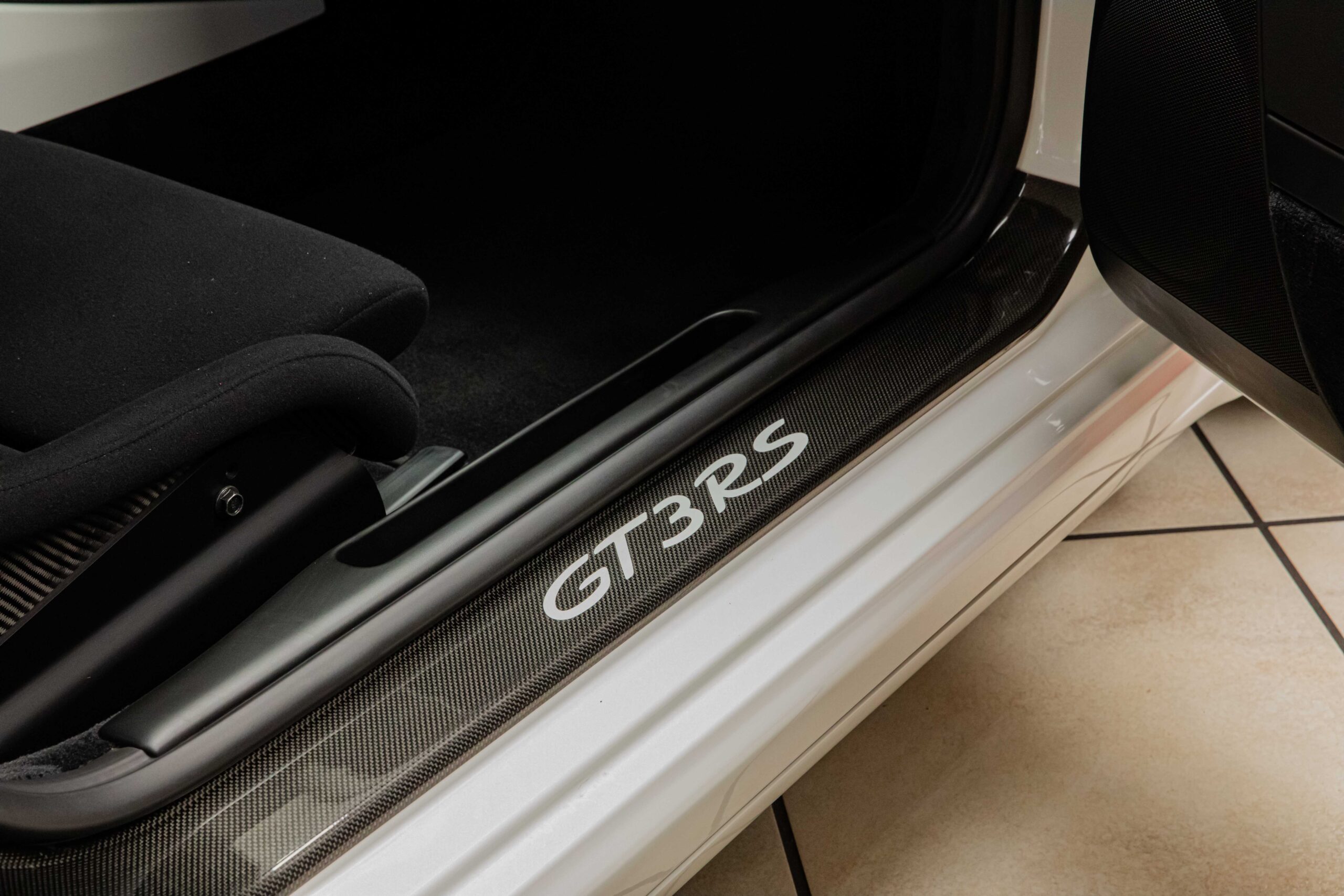 2008 Porsche 911 GT3 RS proposée par un concessionnaire spécialisé à Milan, Italie, photo 3 sur 20