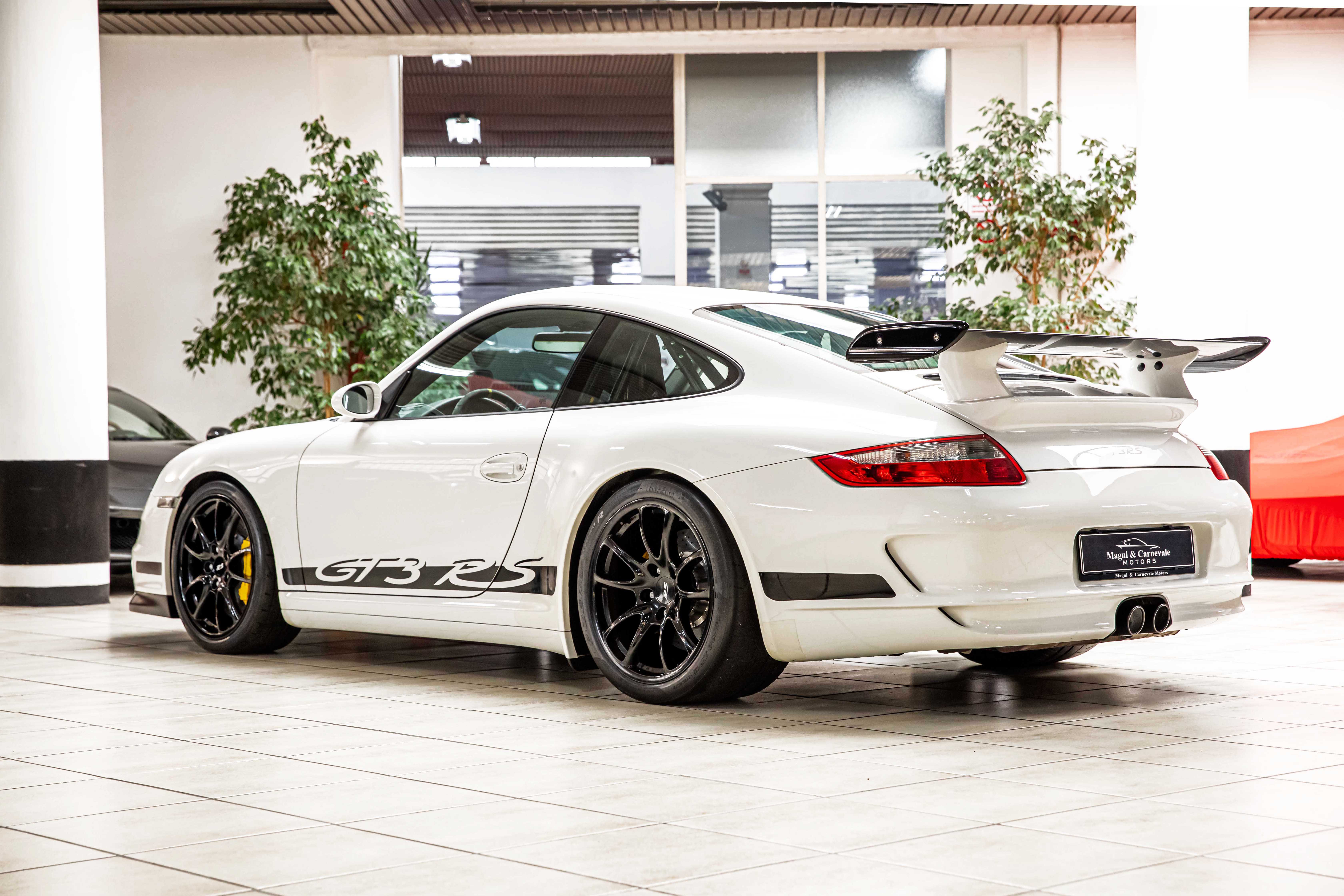 2008 Porsche 911 GT3 RS proposée par un concessionnaire spécialisé à Milan, Italie, photo 5 sur 20
