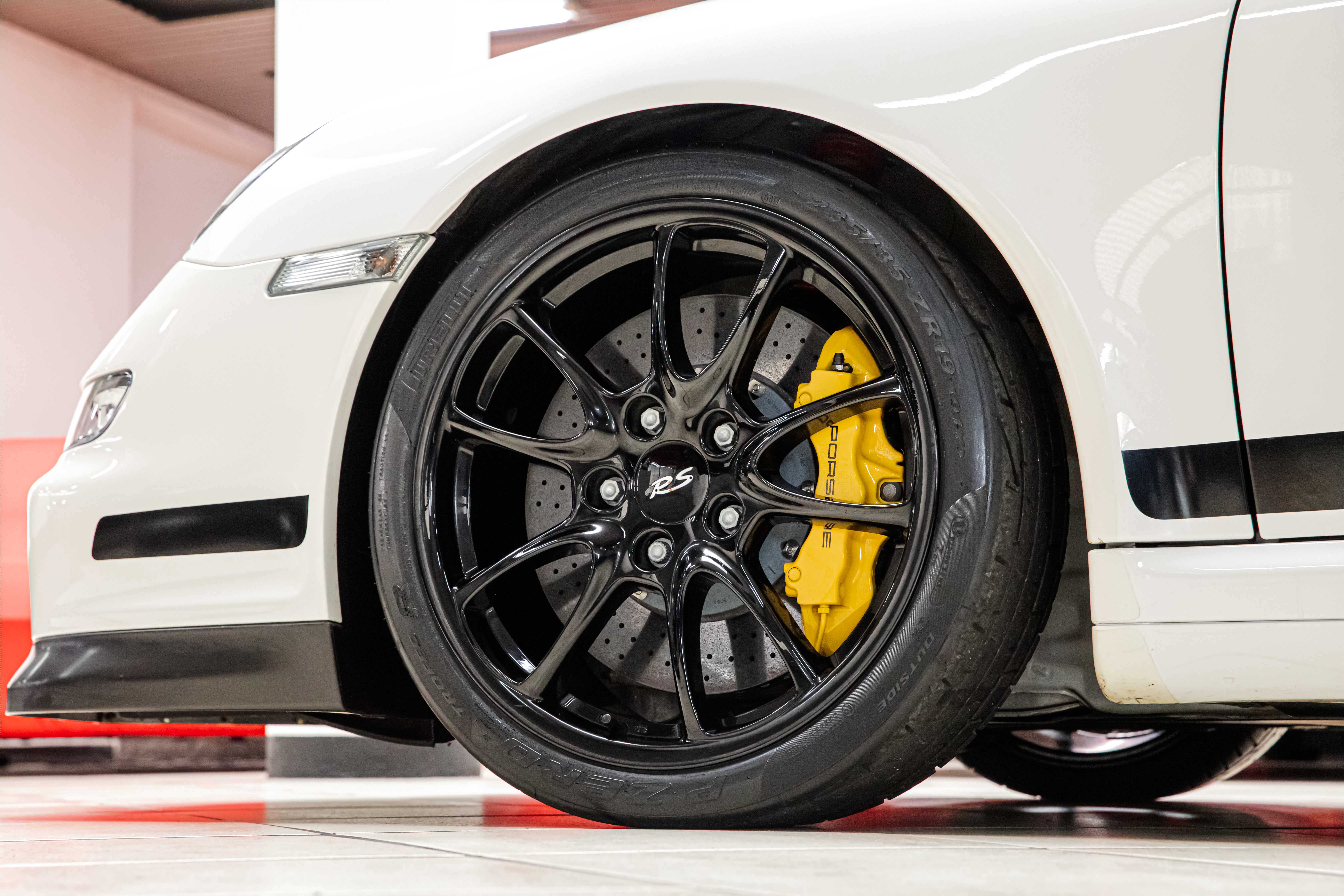 2008 Porsche 911 GT3 RS proposée par un concessionnaire spécialisé à Milan, Italie, photo 15 sur 20