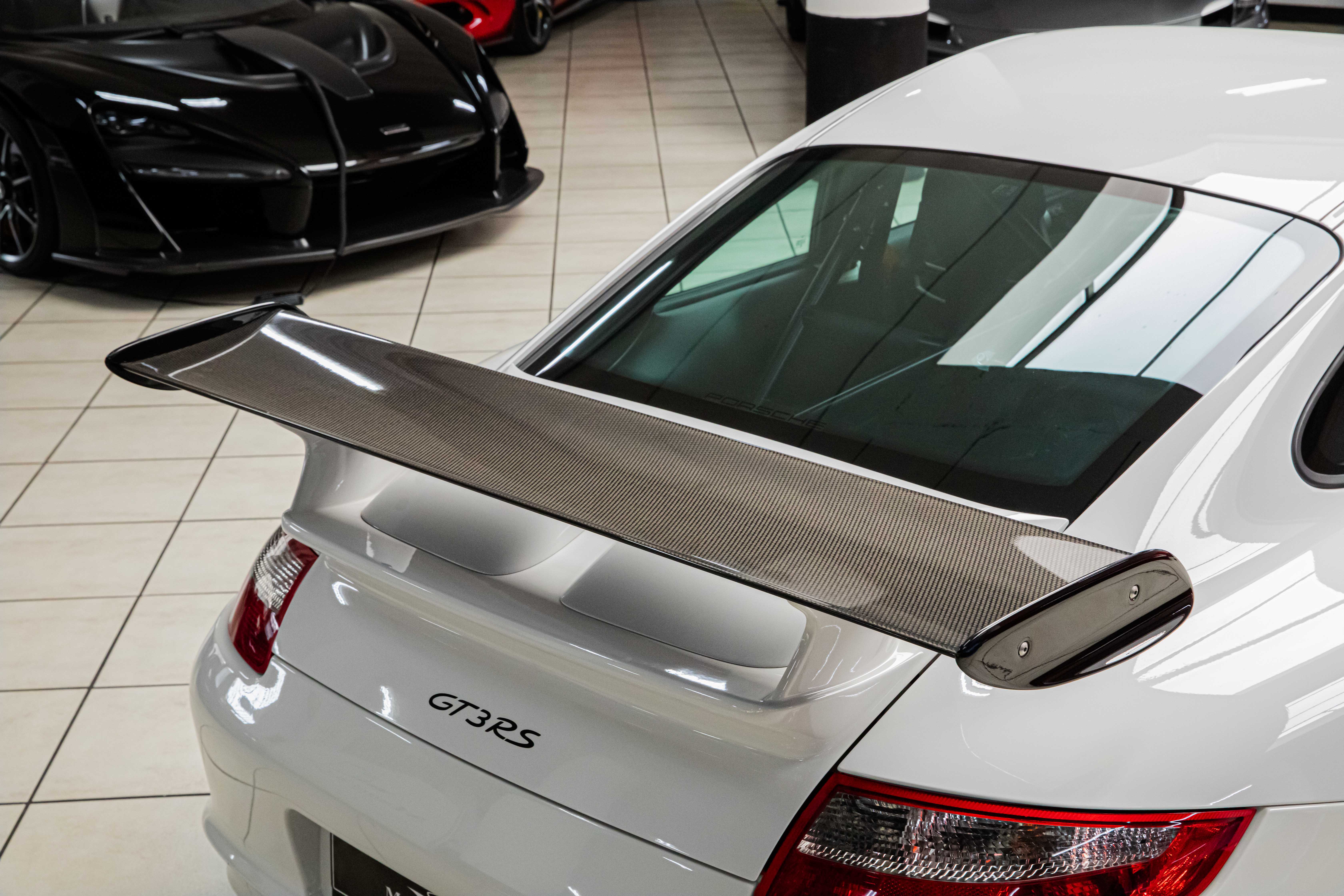 2008 Porsche 911 GT3 RS proposée par un concessionnaire spécialisé à Milan, Italie, photo 16 sur 20