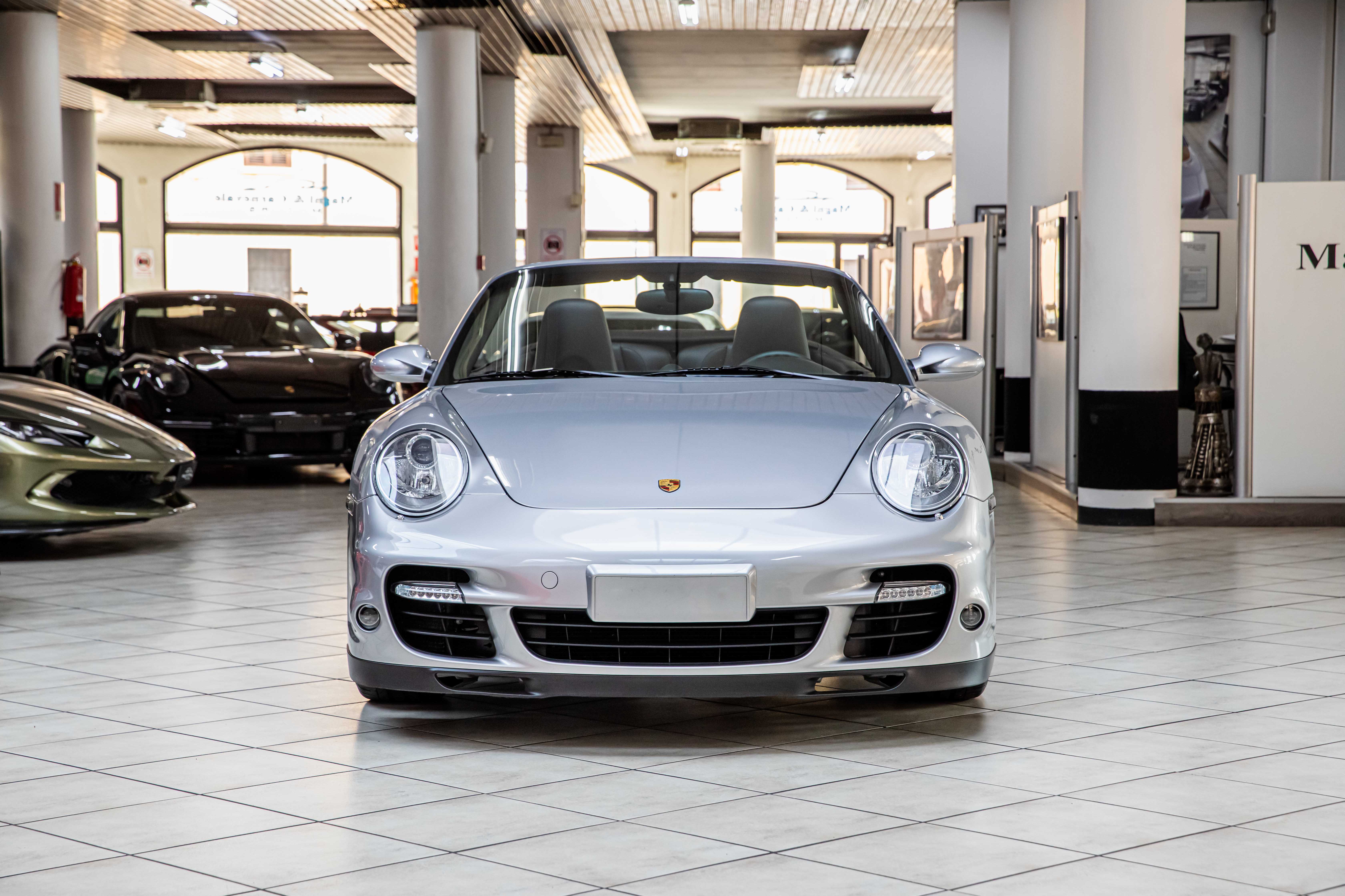 2008 Porsche 911 Turbo Cabriolet MK1 proposée par un concessionnaire spécialisé à Milan, Italie, photo 8 sur 20