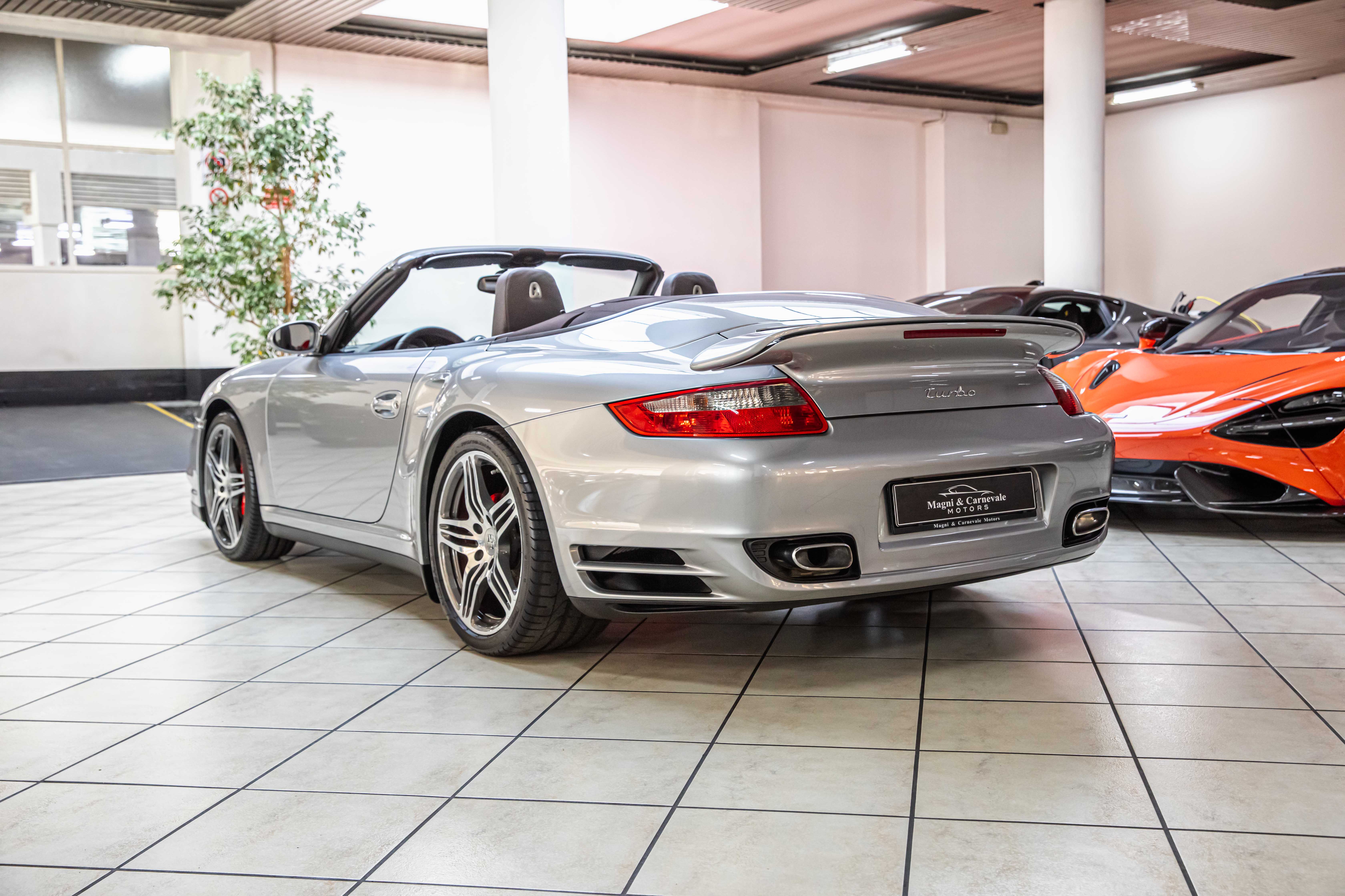 2008 Porsche 911 Turbo Cabriolet MK1 proposée par un concessionnaire spécialisé à Milan, Italie, photo 11 sur 20
