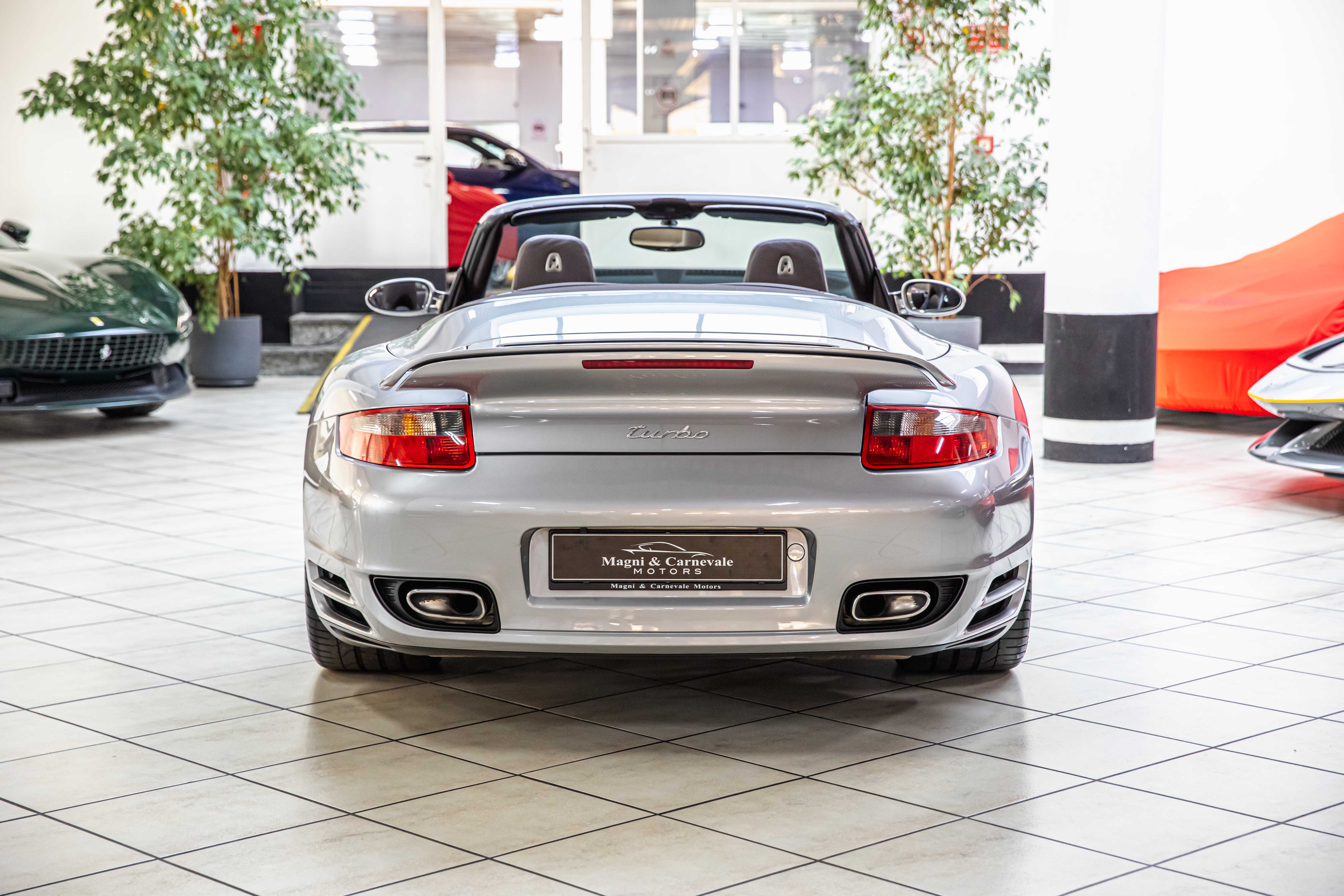 2008 Porsche 911 Turbo Cabriolet MK1 proposée par un concessionnaire spécialisé à Milan, Italie, photo 12 sur 20