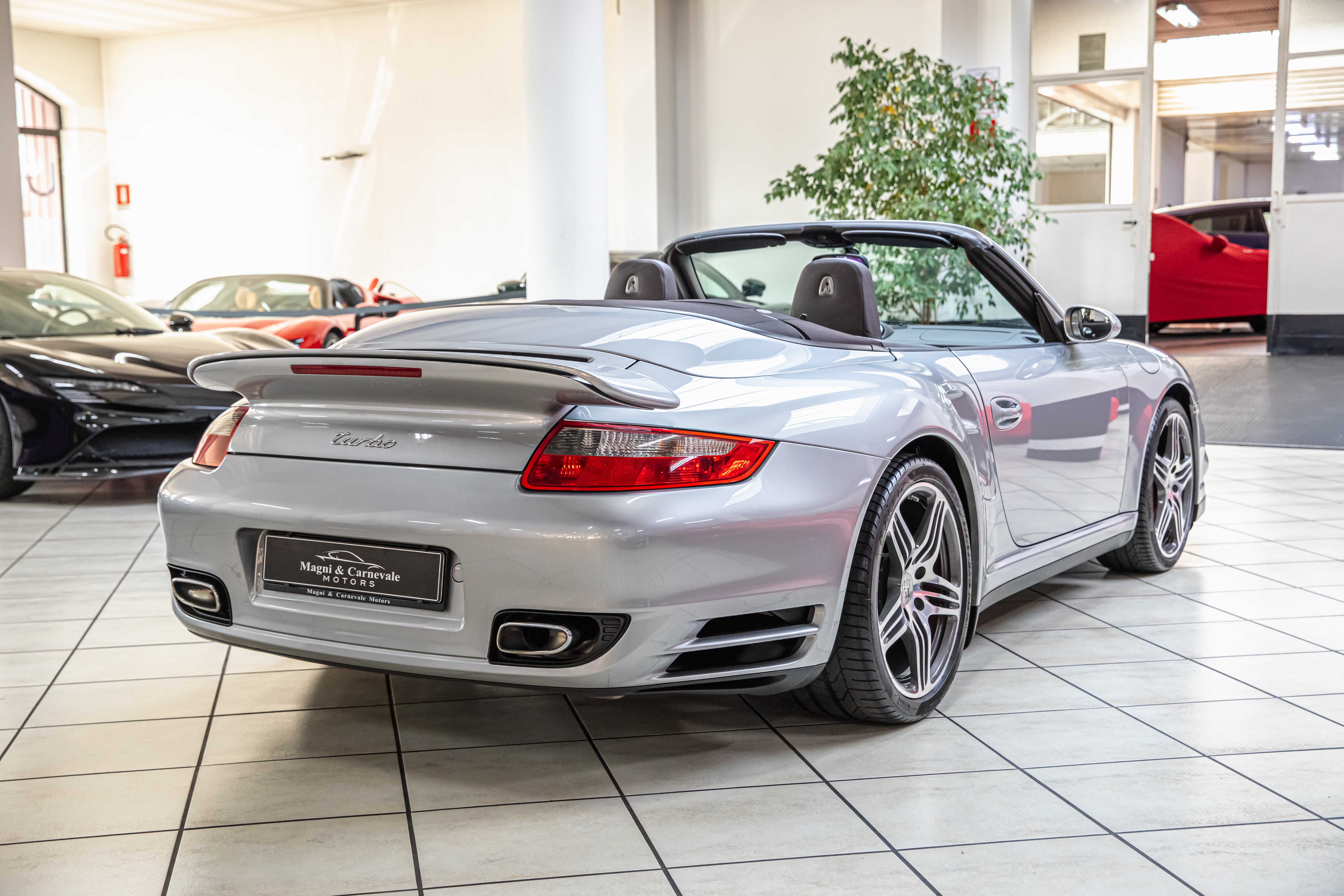 2008 Porsche 911 Turbo Cabriolet MK1 proposée par un concessionnaire spécialisé à Milan, Italie, photo 13 sur 20