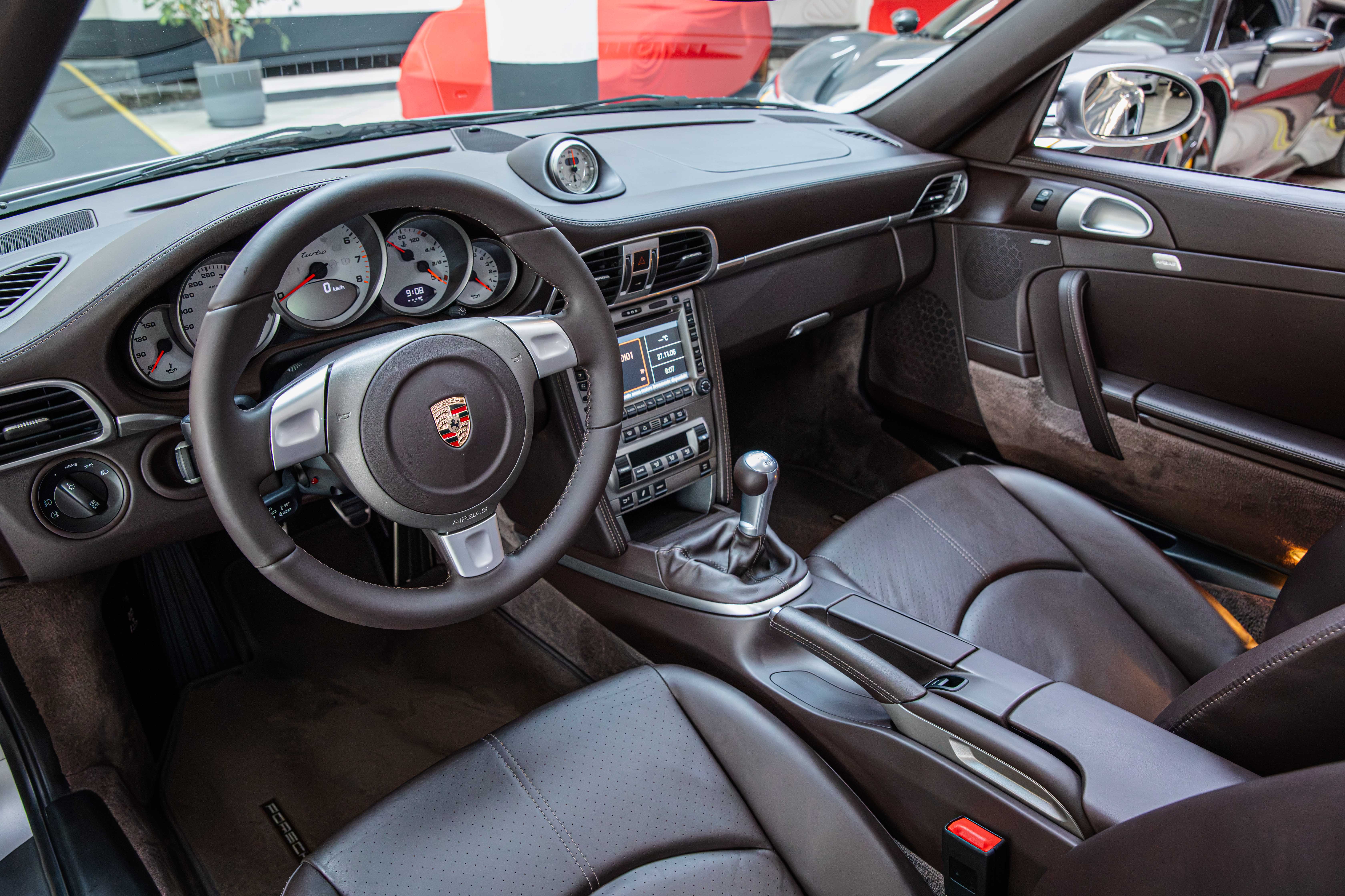 2008 Porsche 911 Turbo Cabriolet MK1 proposée par un concessionnaire spécialisé à Milan, Italie, photo 18 sur 20