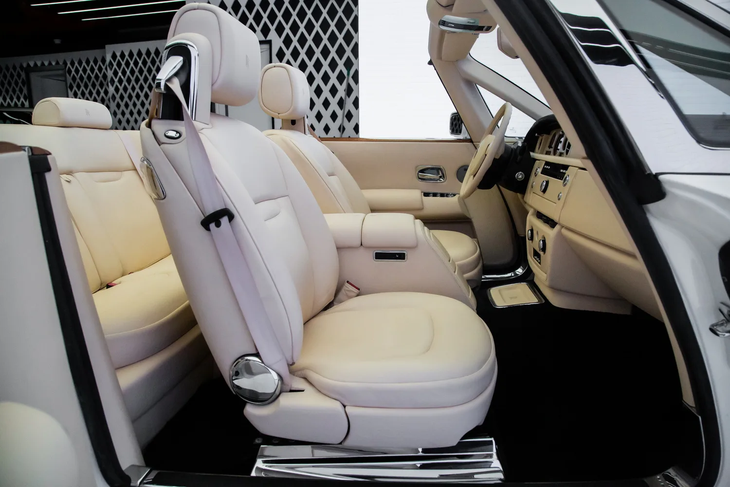 2008 Rolls-Royce Phantom Drophead Coupé, 7/14