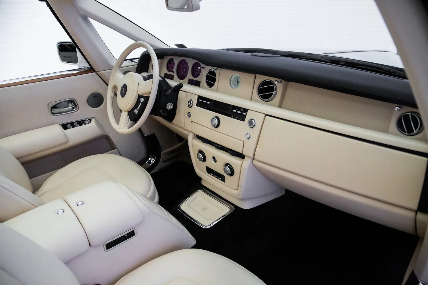 2008 Rolls-Royce Phantom Drophead Coupé, 8/14
