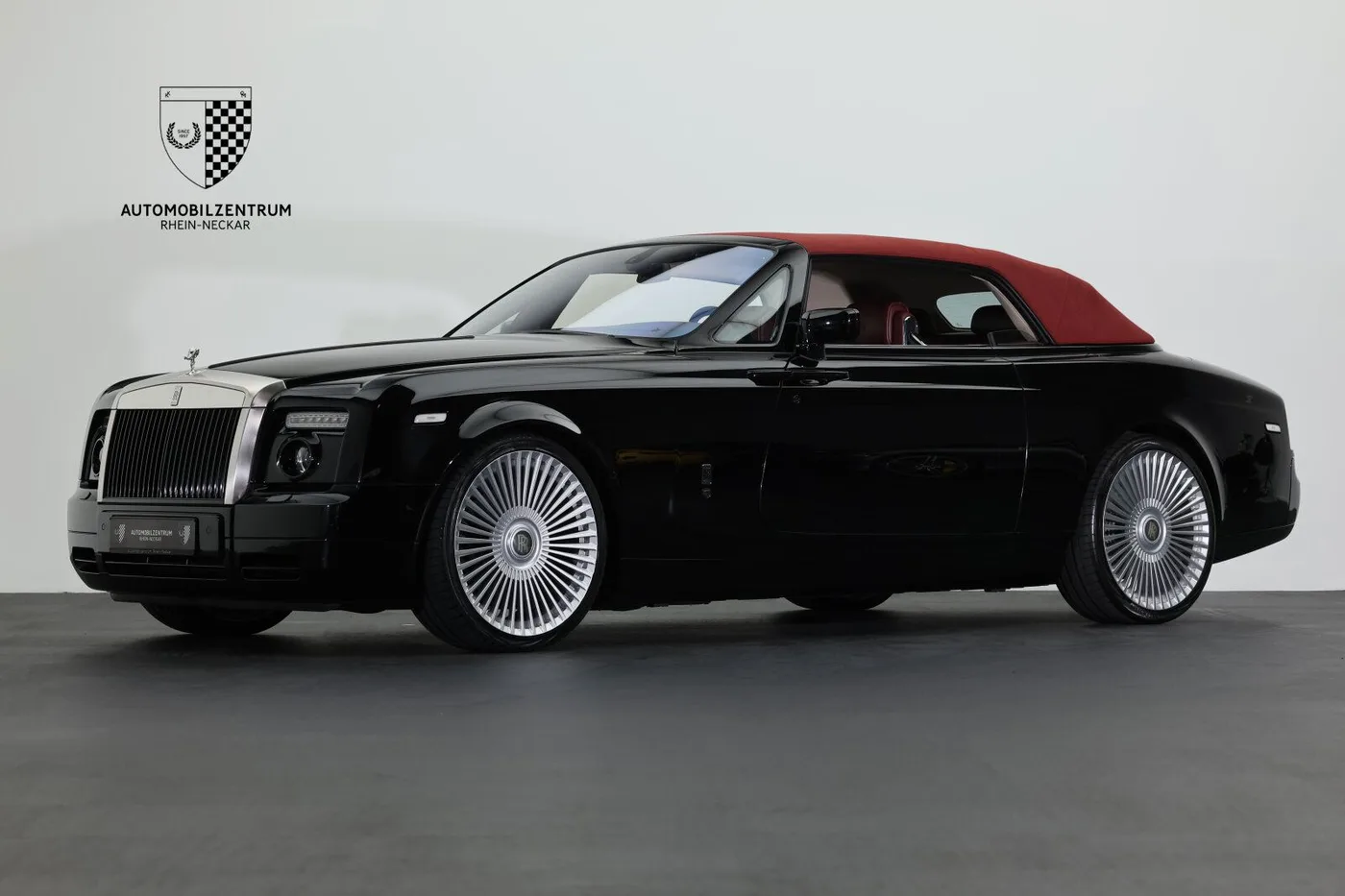 2008 Rolls-Royce Phantom Drophead Coupé offered by a supercar dealer in Viernheim, Germany, photo 4 of 25