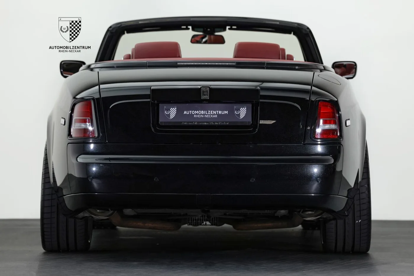 2008 Rolls-Royce Phantom Drophead Coupé offered by a supercar dealer in Viernheim, Germany, photo 7 of 25