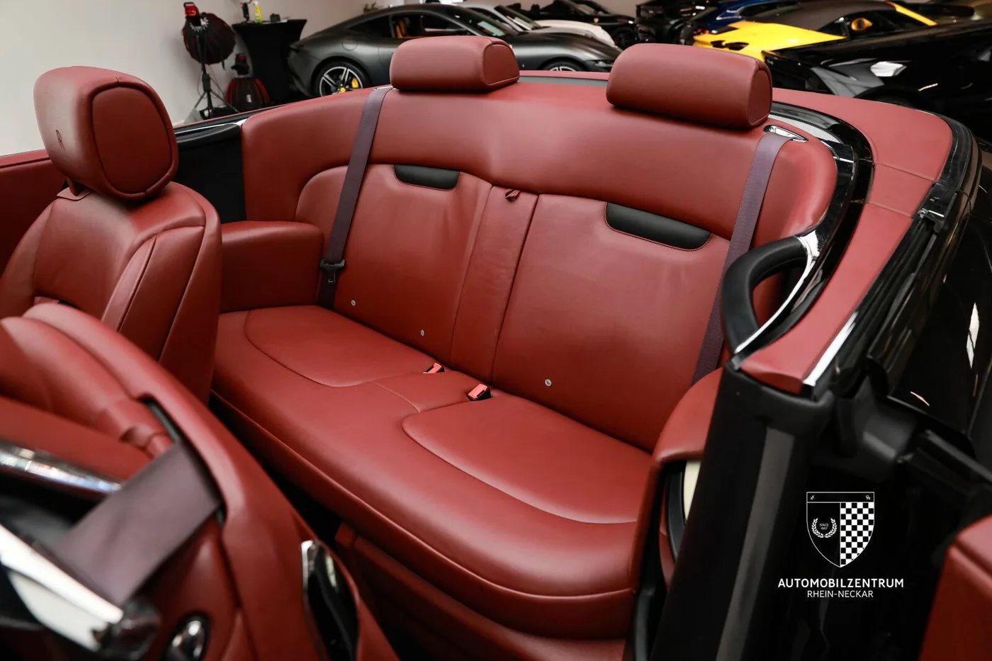 2008 Rolls-Royce Phantom Drophead Coupé offered by a supercar dealer in Viernheim, Germany, photo 17 of 25