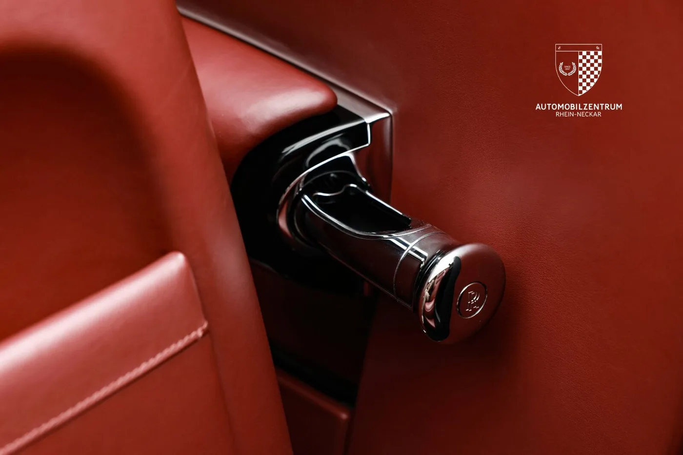 2008 Rolls-Royce Phantom Drophead Coupé offered by a supercar dealer in Viernheim, Germany, photo 18 of 25