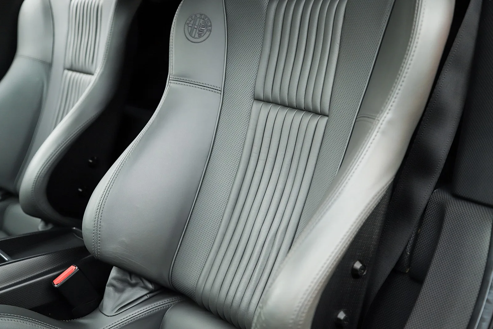 2009 Alfa Romeo 8C Competizione, 27/30