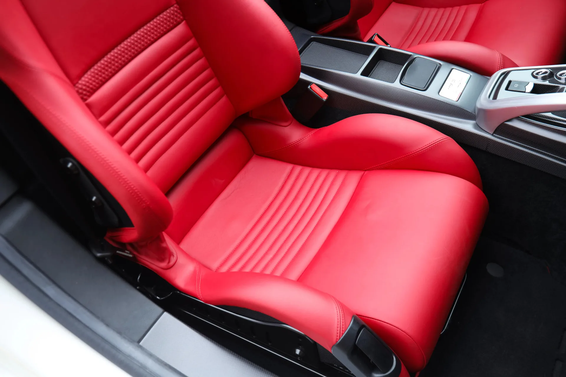 2009 Alfa Romeo 8C Spider, 28/30