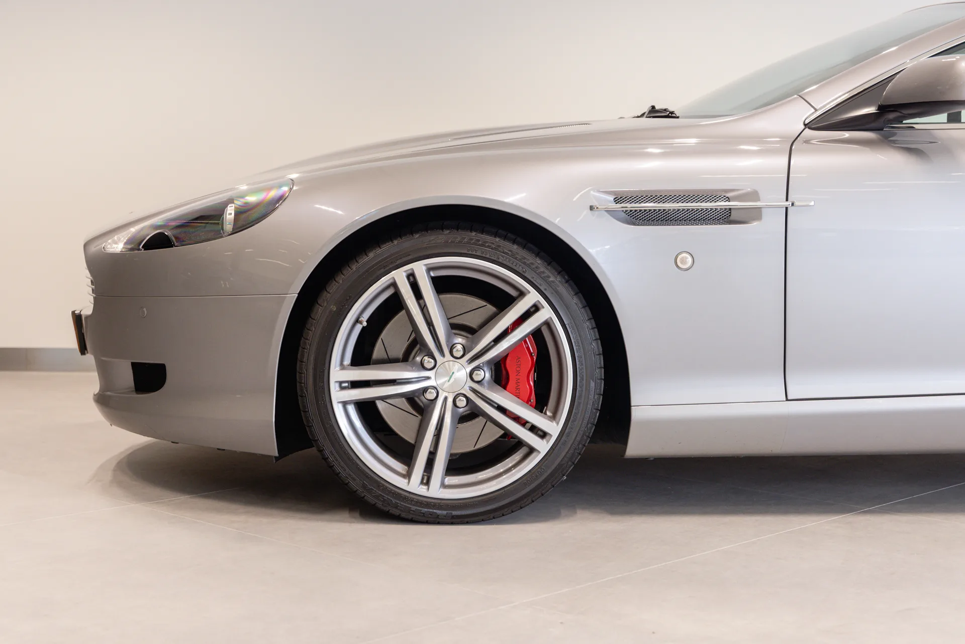 2009 Aston Martin DB9, 10/28