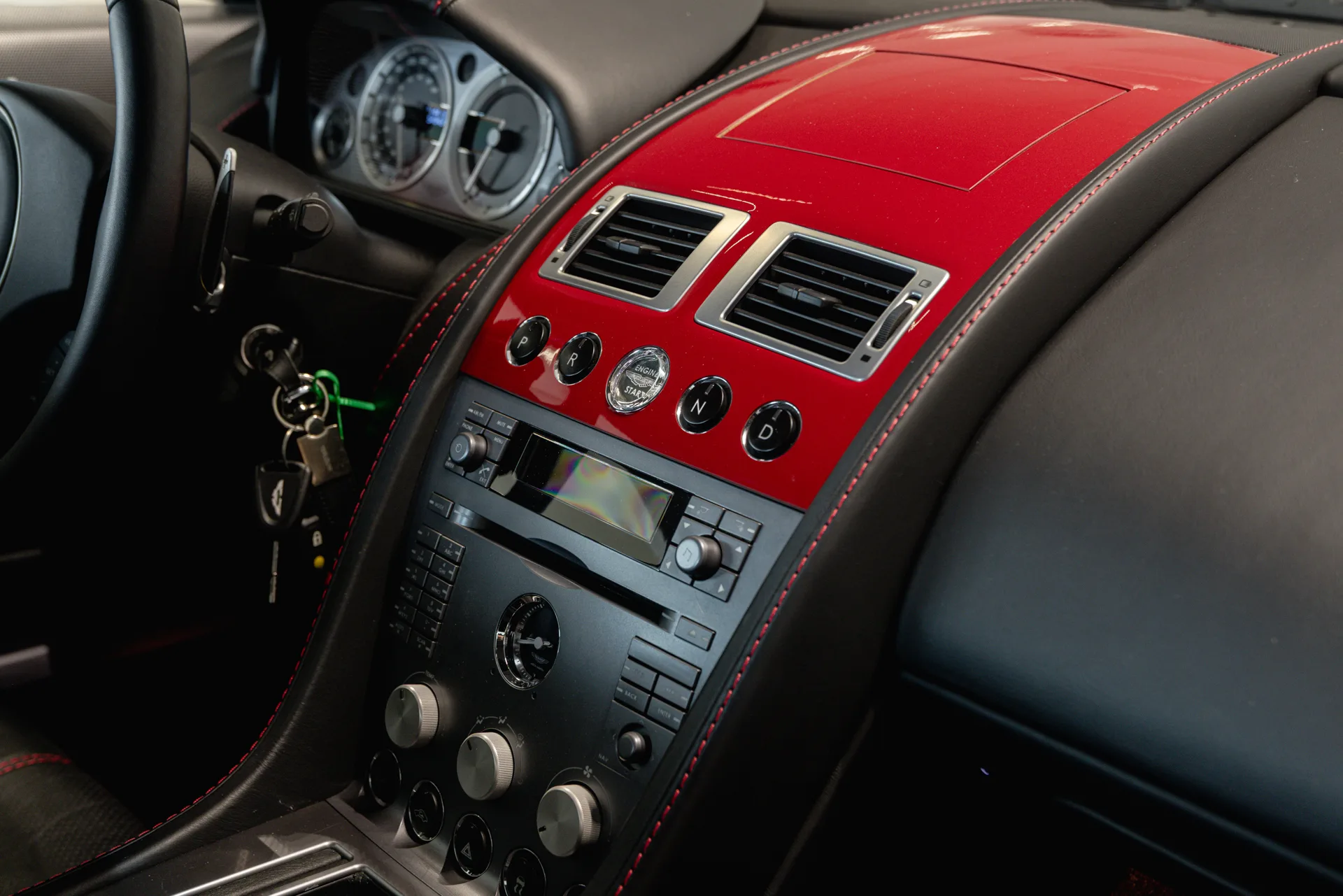 2009 Aston Martin DB9, 16/28