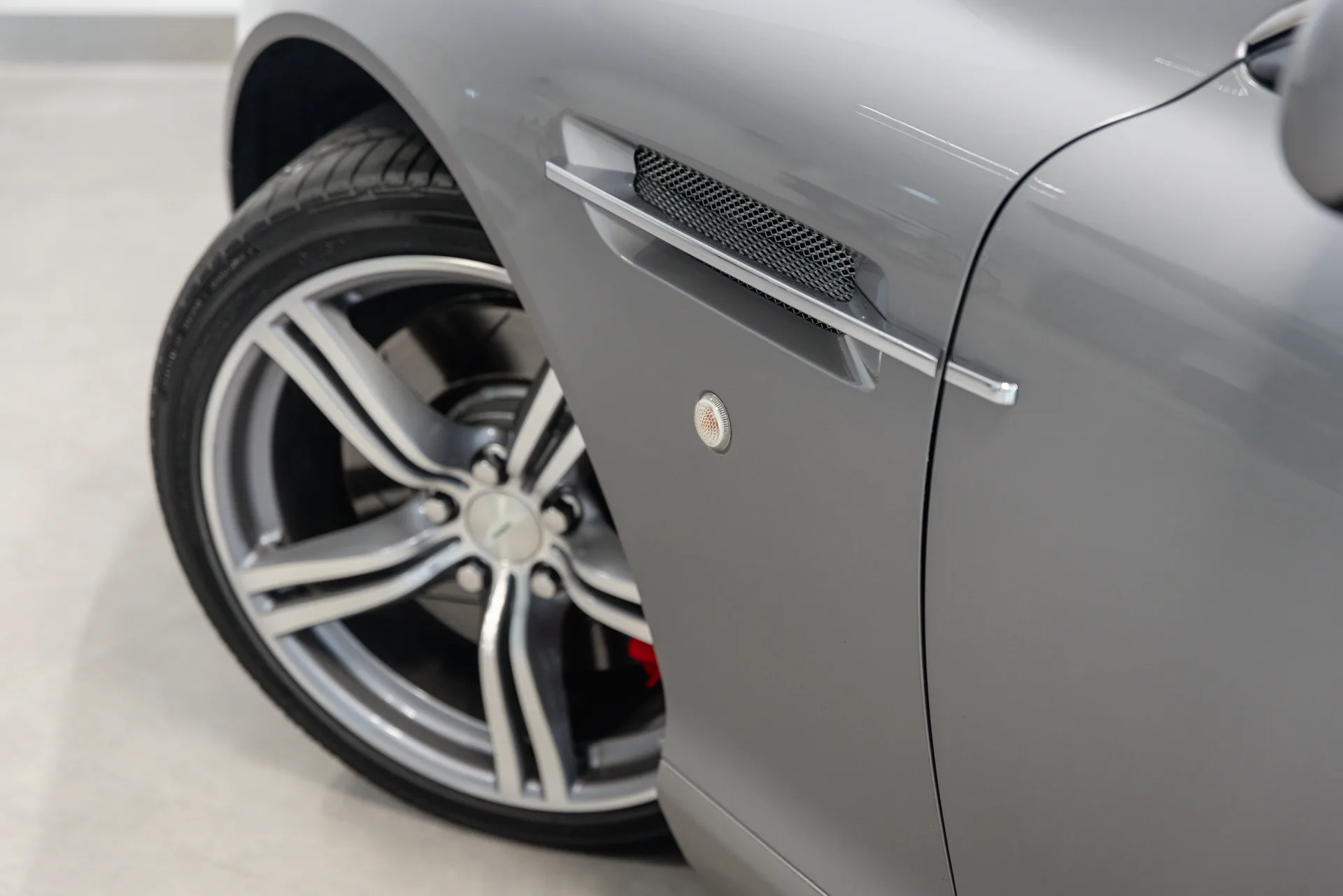 2009 Aston Martin DB9, 25/28