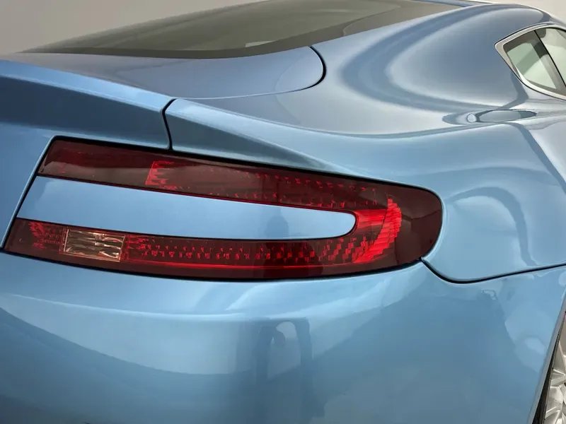 2009 Aston Martin Vantage, 10/30