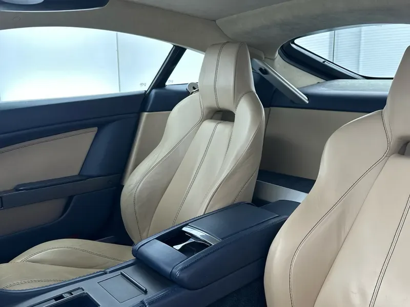 2009 Aston Martin Vantage, 18/30