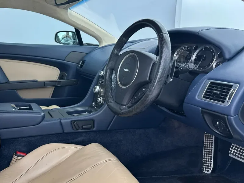 2009 Aston Martin Vantage, 26/30
