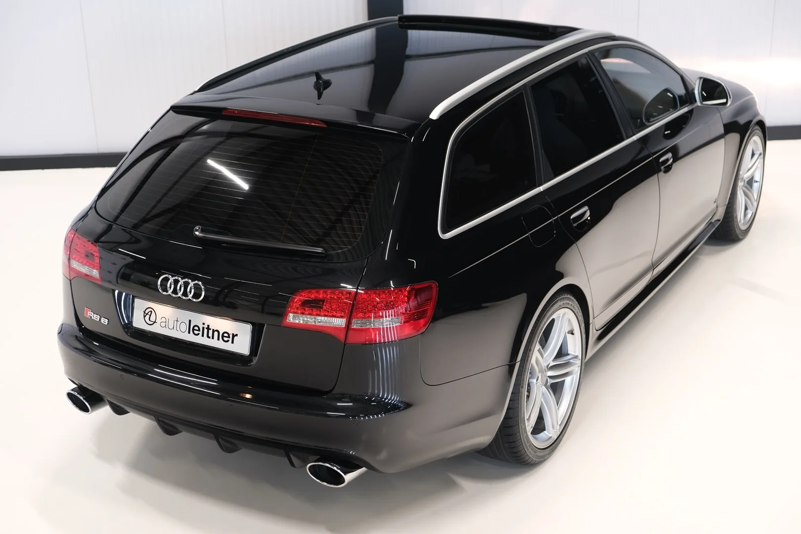 2009 Audi RS6 Avant Exclusive, 3/30