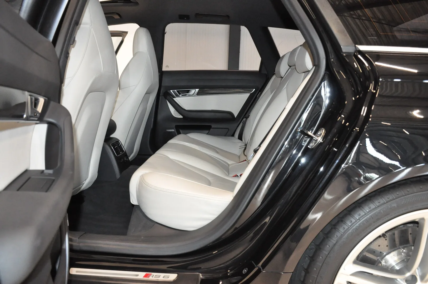 2009 Audi RS6 Avant Exclusive, 4/30