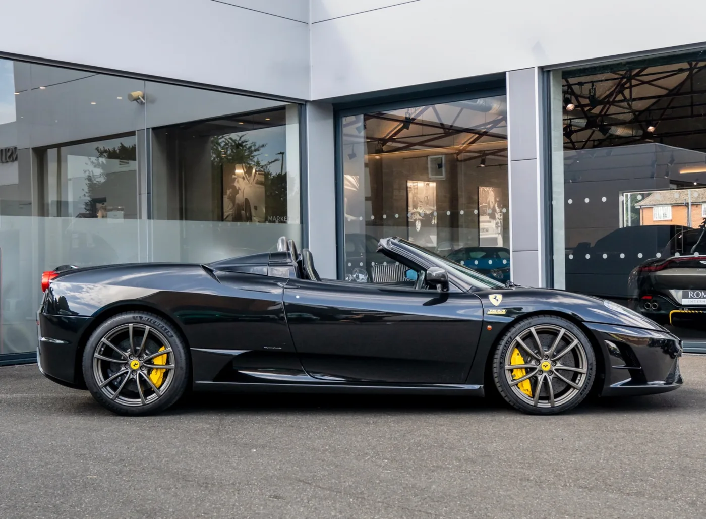 2009 Ferrari 430 Scuderia Spider 16M offered by a specialist dealer in Banstead, United Kingdom, photo 2 of 25
