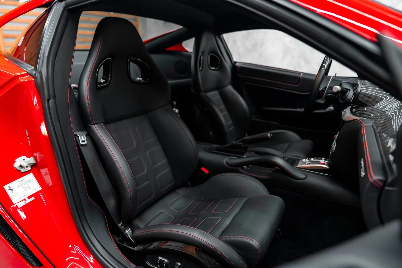2009 Ferrari 599 GTB Fiorano offered by a specialist dealer in Bratislava, Slovakia, photo 13 of 15