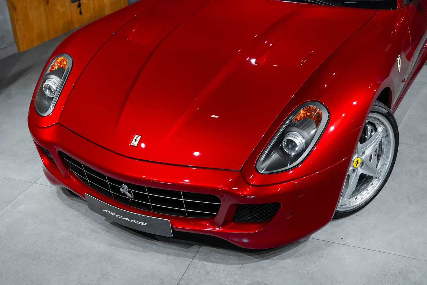 2009 Ferrari 599 GTB Fiorano HGTE offered by a specialist dealer in Bratislava, Slovakia, photo 5 of 15