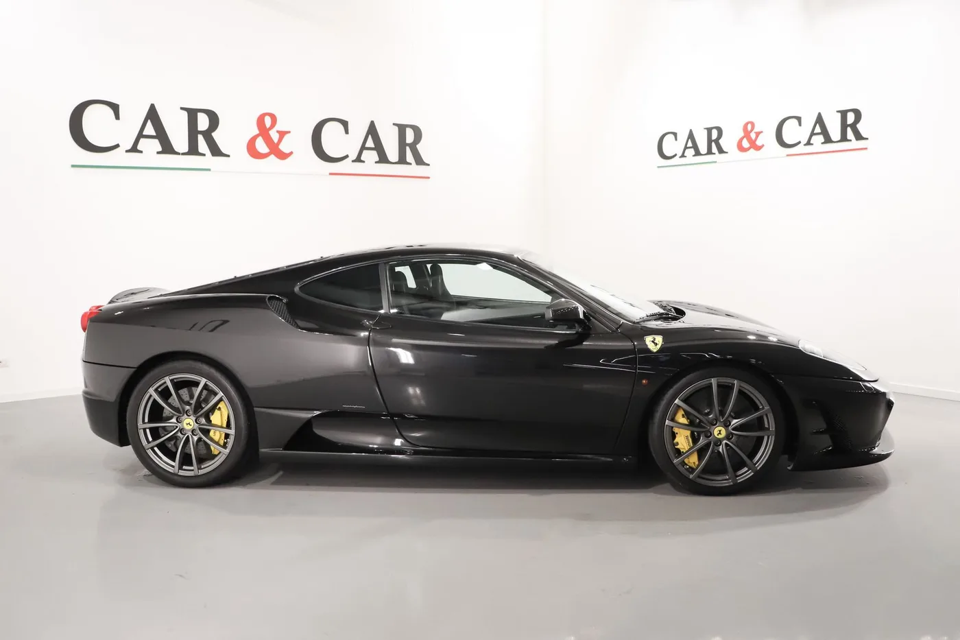 2009 Ferrari 430 Scuderia angeboten von einem Supersportwagenhändler in Zibido San Giacomo, Italien, Foto 5 von 25